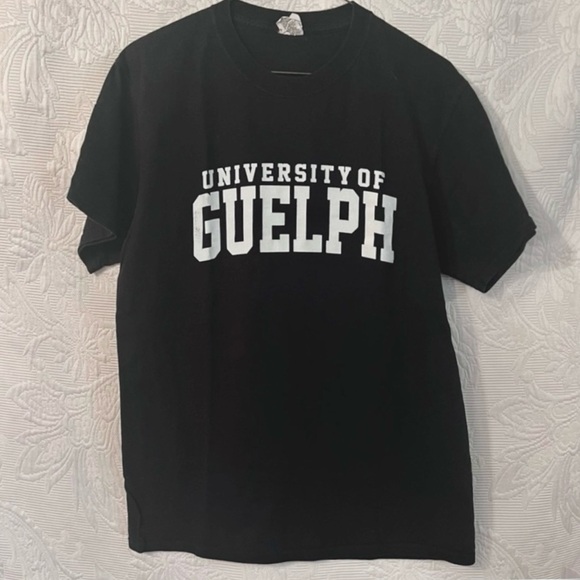 Tops - University of Guelph T-Shirt-Size Medium~Black